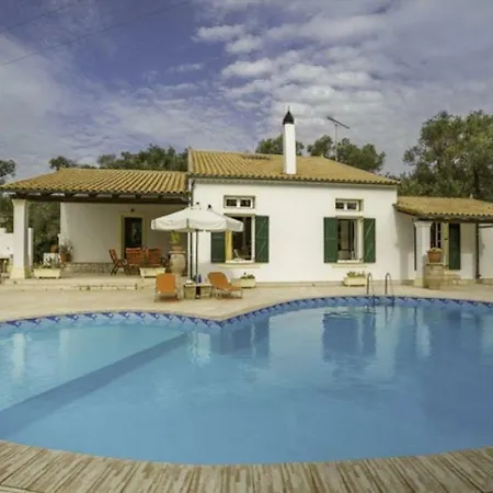 Sleeps 6 Pool Air Con Wifi Villa *