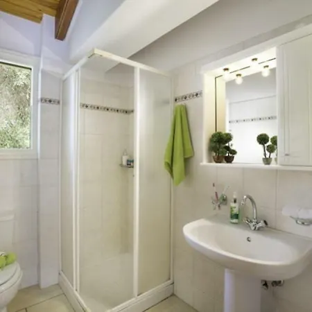 Sleeps 6 Pool Air Con Wifi *