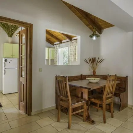 Βίλα Sleeps 6 Pool Air Con Wifi *