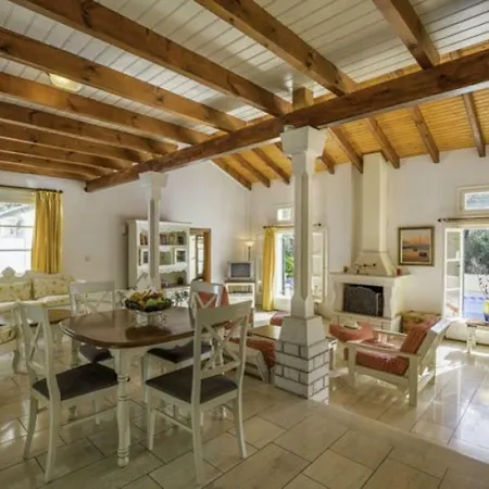 Sleeps 6 Pool Air Con Wifi Μαγαζιά