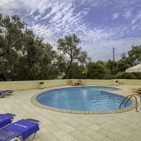 Βίλα Sleeps 6 Pool Air Con Wifi *